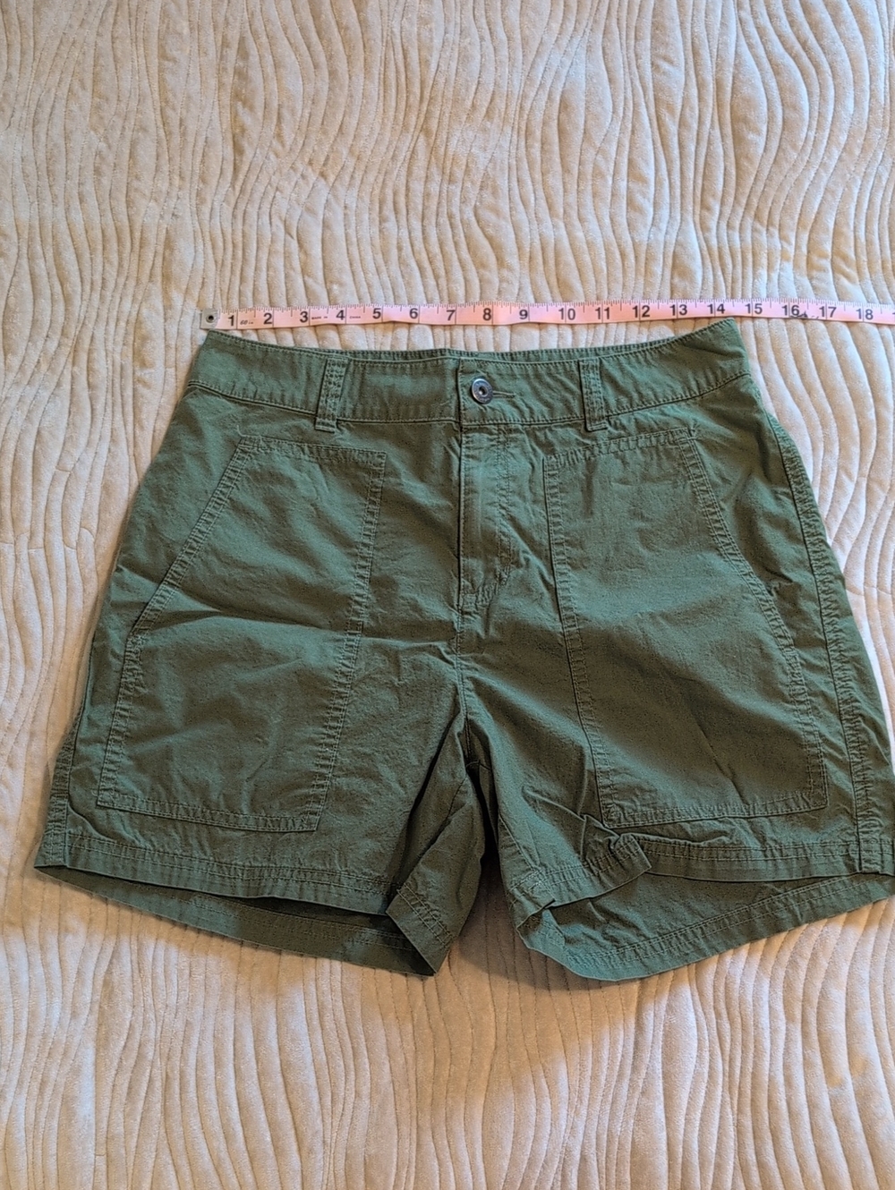 Columbia Size 6 5L Women’s Olive Green Utility Shorts Pockets Quick Dry Like New
